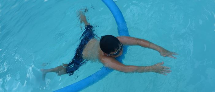 Aquaphobie mit Poolnudel Aquaphobie mit Poolnudel